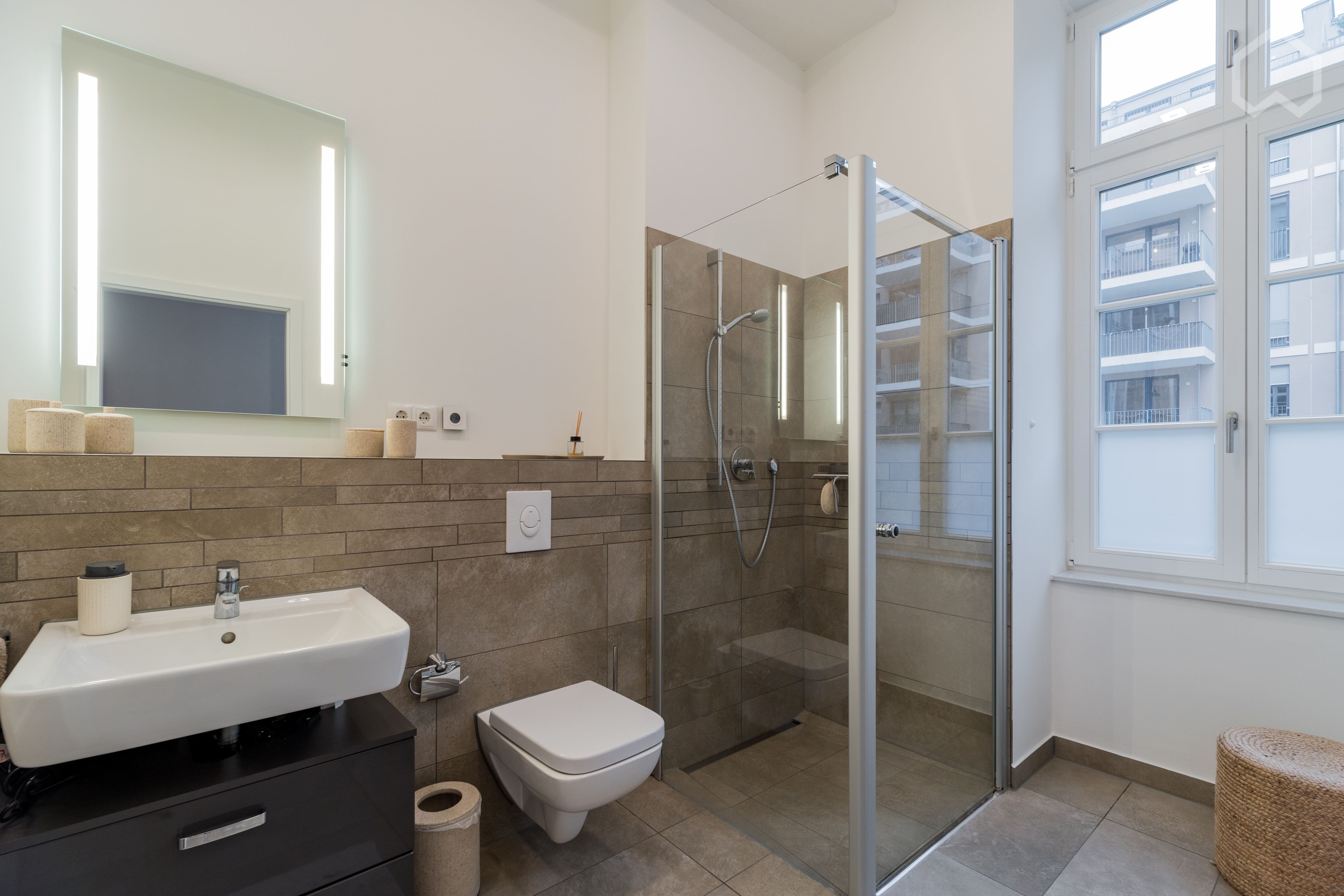  Central, Light-Flooded Design-Apartment With Balcony In Mitte  -  Central, light-flooded Design-Apartment with Balcony in Mitte  - Gallery -  32