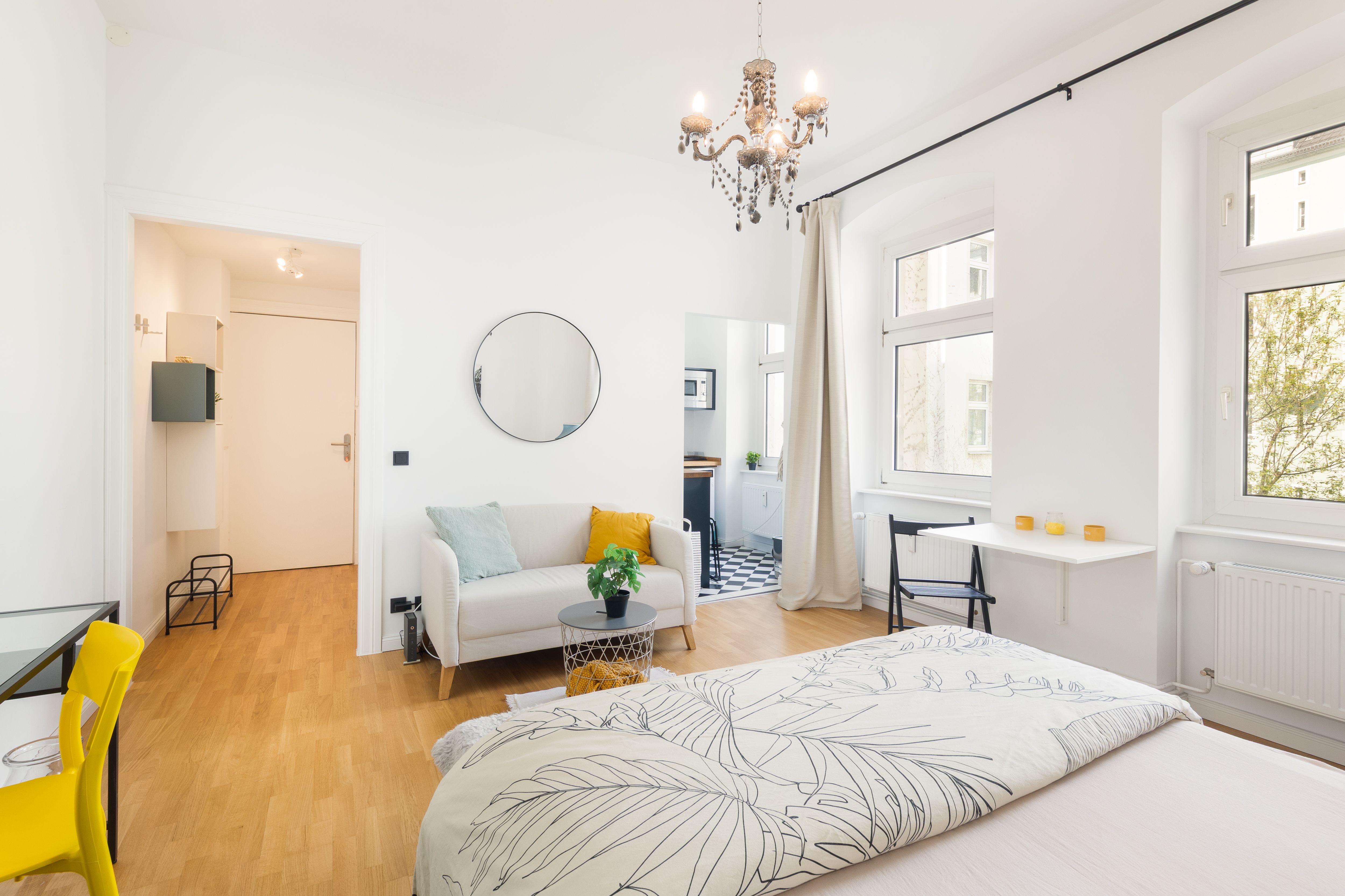  Quiet Historic Apartment With Beautiful Garden View In A Prime Location.  -  Quiet historic apartment with beautiful garden view in a prime location.  - Gallery -  2