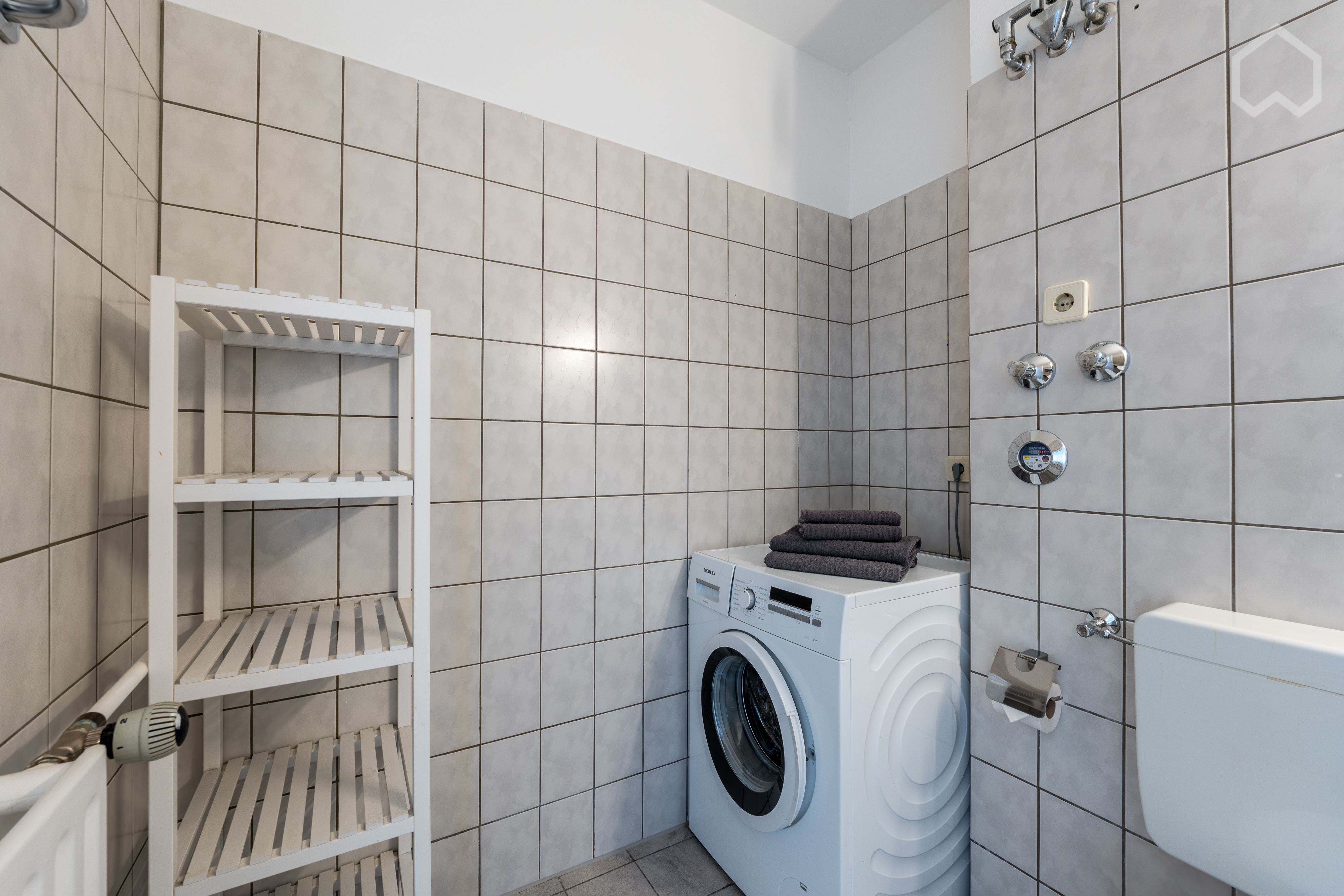  Fantastic 3-Room Apartment With Balcony, Right On The Spree  -  Fantastic 3-room apartment with balcony, right on the Spree  - Gallery -  9