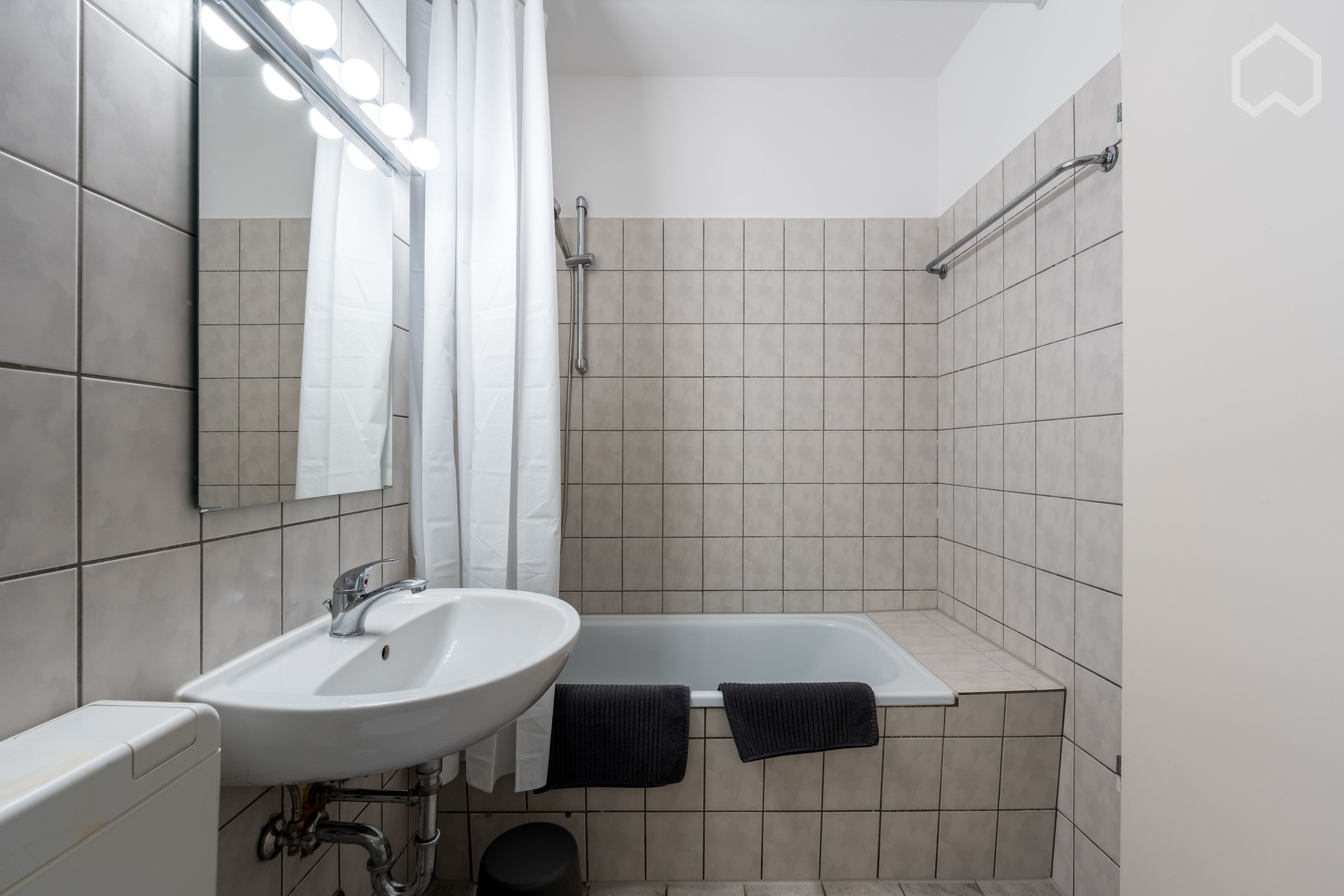  Fantastic 3-Room Apartment With Balcony, Right On The Spree  -  Fantastic 3-room apartment with balcony, right on the Spree  - Gallery -  10