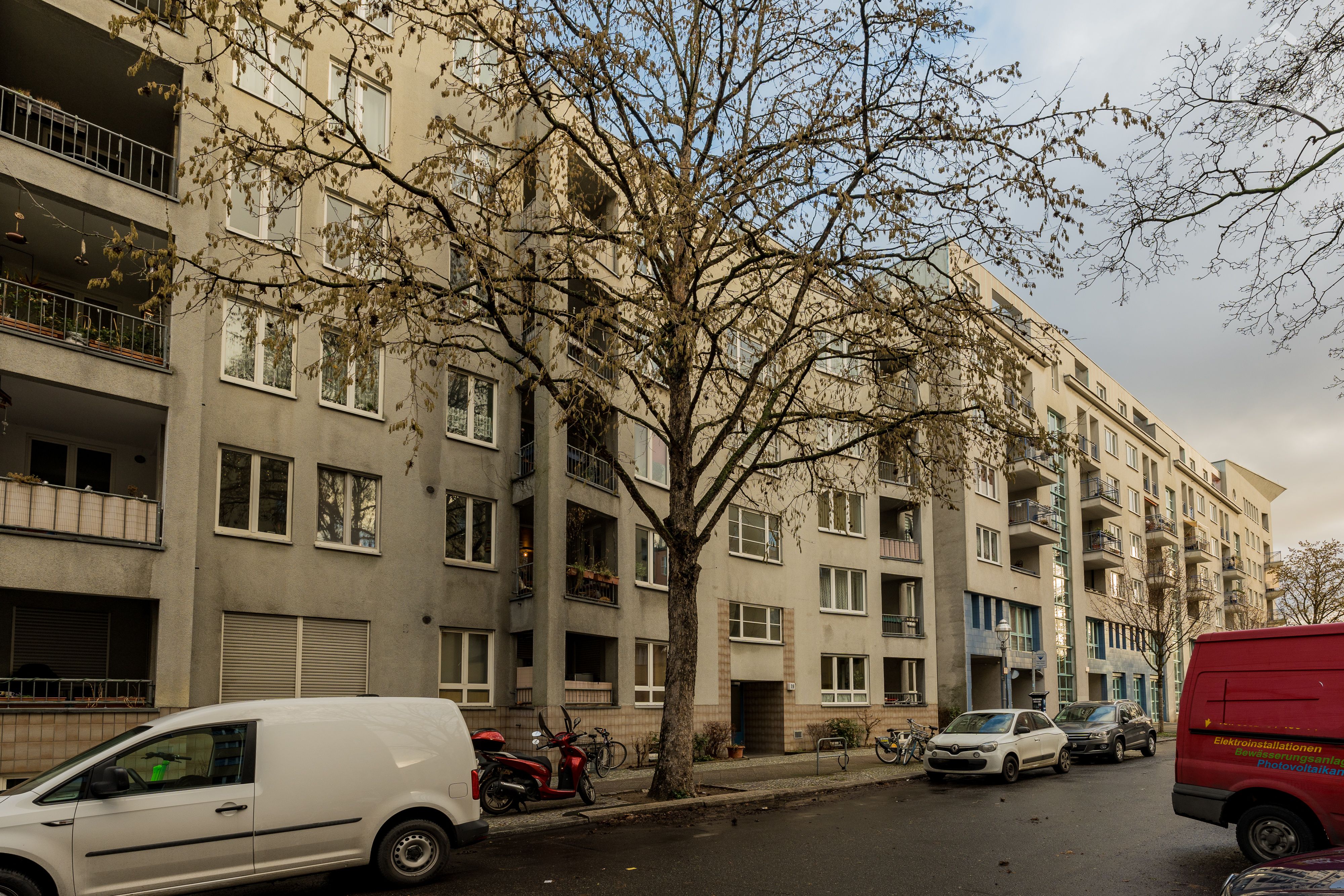  Fantastic 3-Room Apartment With Balcony, Right On The Spree  -  Fantastic 3-room apartment with balcony, right on the Spree  - Gallery -  2