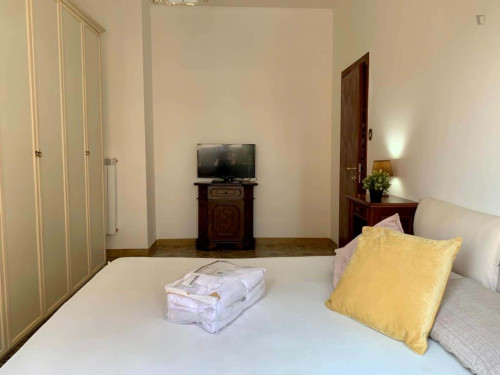 Room in Circonvallazione Gianicolense, Roma for 88 m² with 3 bedrooms