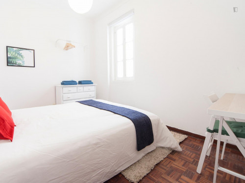 Cute double bedroom close to city centre - Gallery - 16