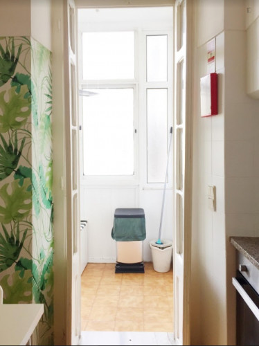 Cute double bedroom close to city centre - Gallery - 7