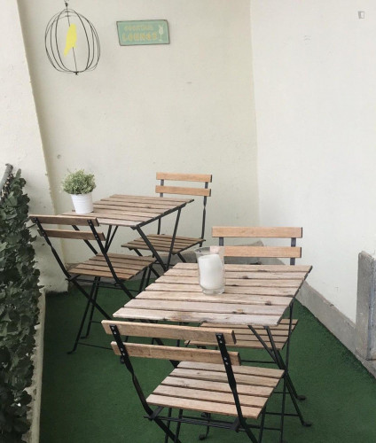 Practical single bedroom in a residence, near Instituto Superior Técnico