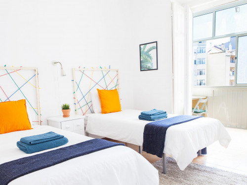 Pleasant twin bedroom with balcony in Anjos - Gallery - 10
