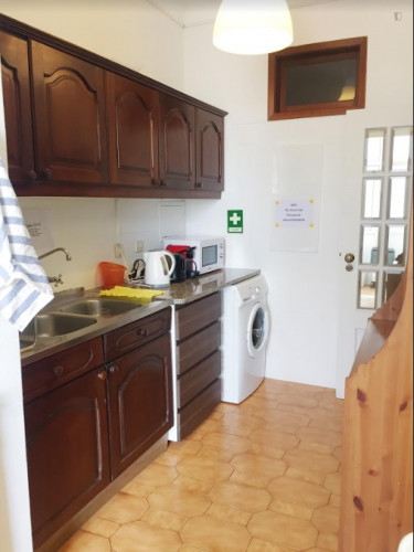 Pleasant twin bedroom with balcony in Anjos  - Gallery -  5