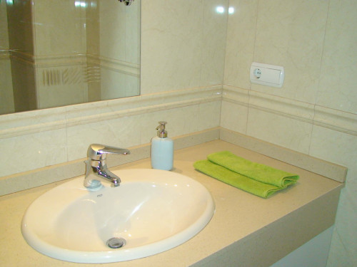 Apartment in Carrer d'Antoni Suárez, Valencia for 77 m² with 2 bedrooms