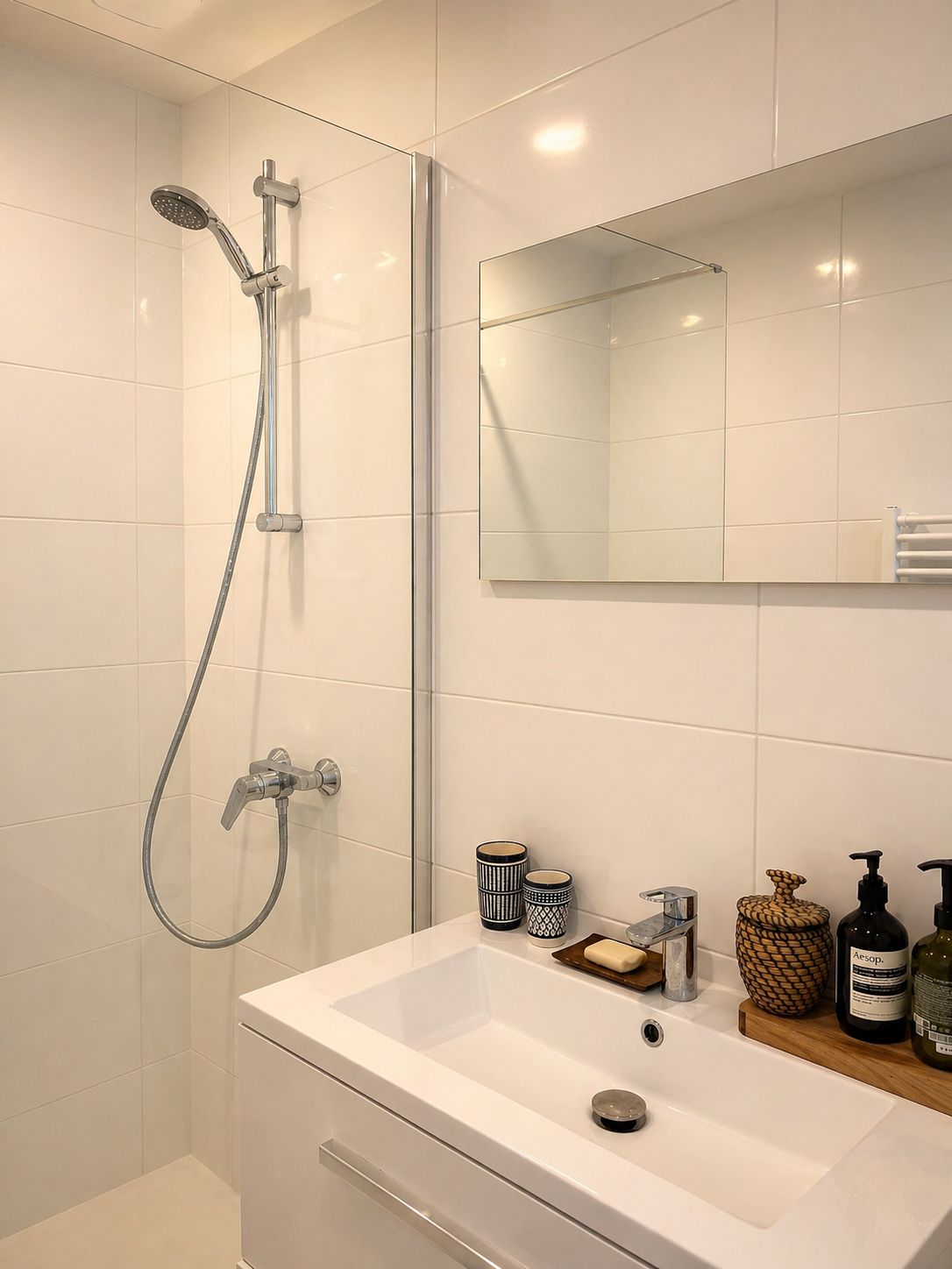  Beautiful Haussmann-Style Apartment Just Steps From The Station  -  Beautiful Haussmann-style apartment just steps from the station  - Gallery -  5