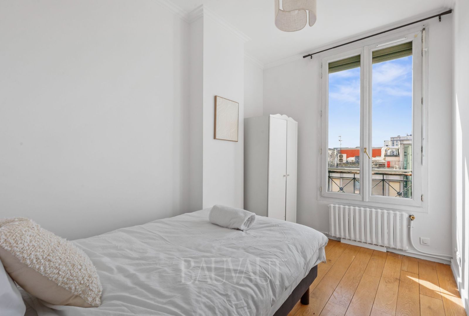  Haussmann Apartment – 3 Bedrooms · Paris 10th  -  Haussmann Apartment – 3 Bedrooms · Paris 10th  - Gallery -  4