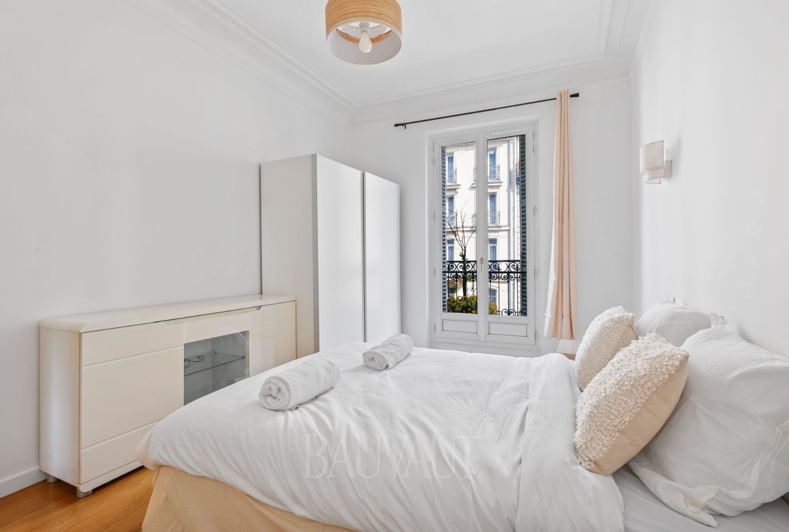  Haussmann Apartment – 3 Bedrooms · Paris 10th  -  Haussmann Apartment – 3 Bedrooms · Paris 10th  - Gallery -  8