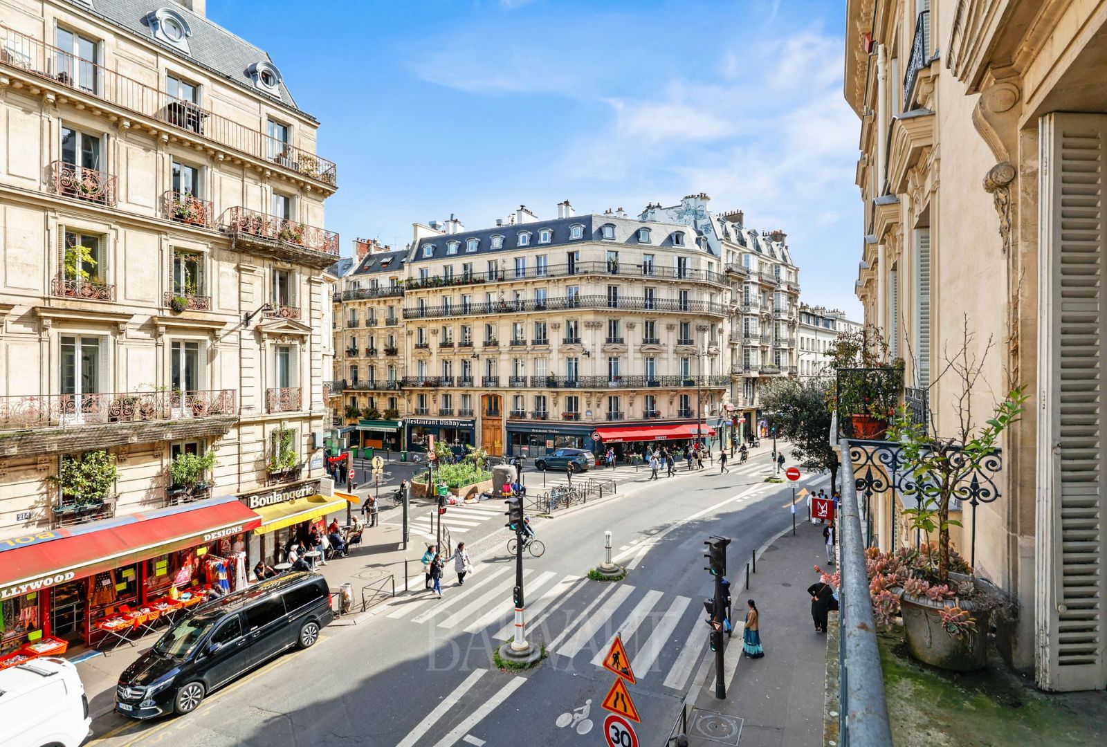 Haussmann Apartment – 3 Bedrooms · Paris 10th  -  Haussmann Apartment – 3 Bedrooms · Paris 10th  - Gallery -  1