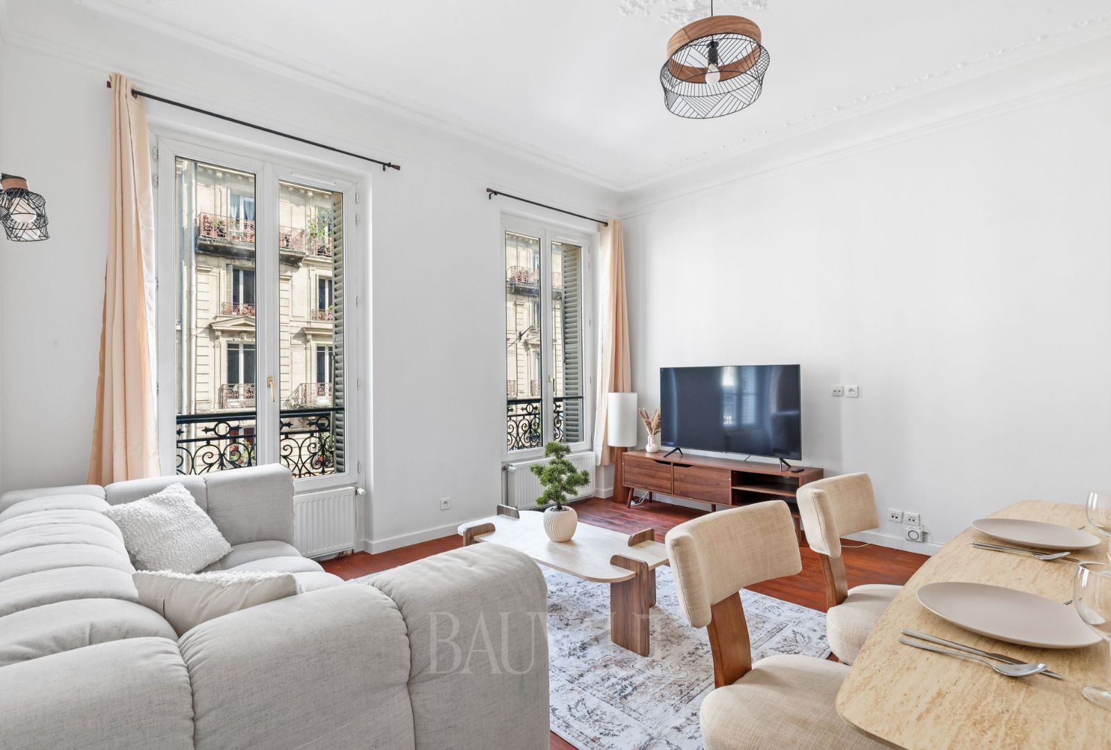  Haussmann Apartment – 3 Bedrooms · Paris 10th  -  Haussmann Apartment – 3 Bedrooms · Paris 10th  - Gallery -  12