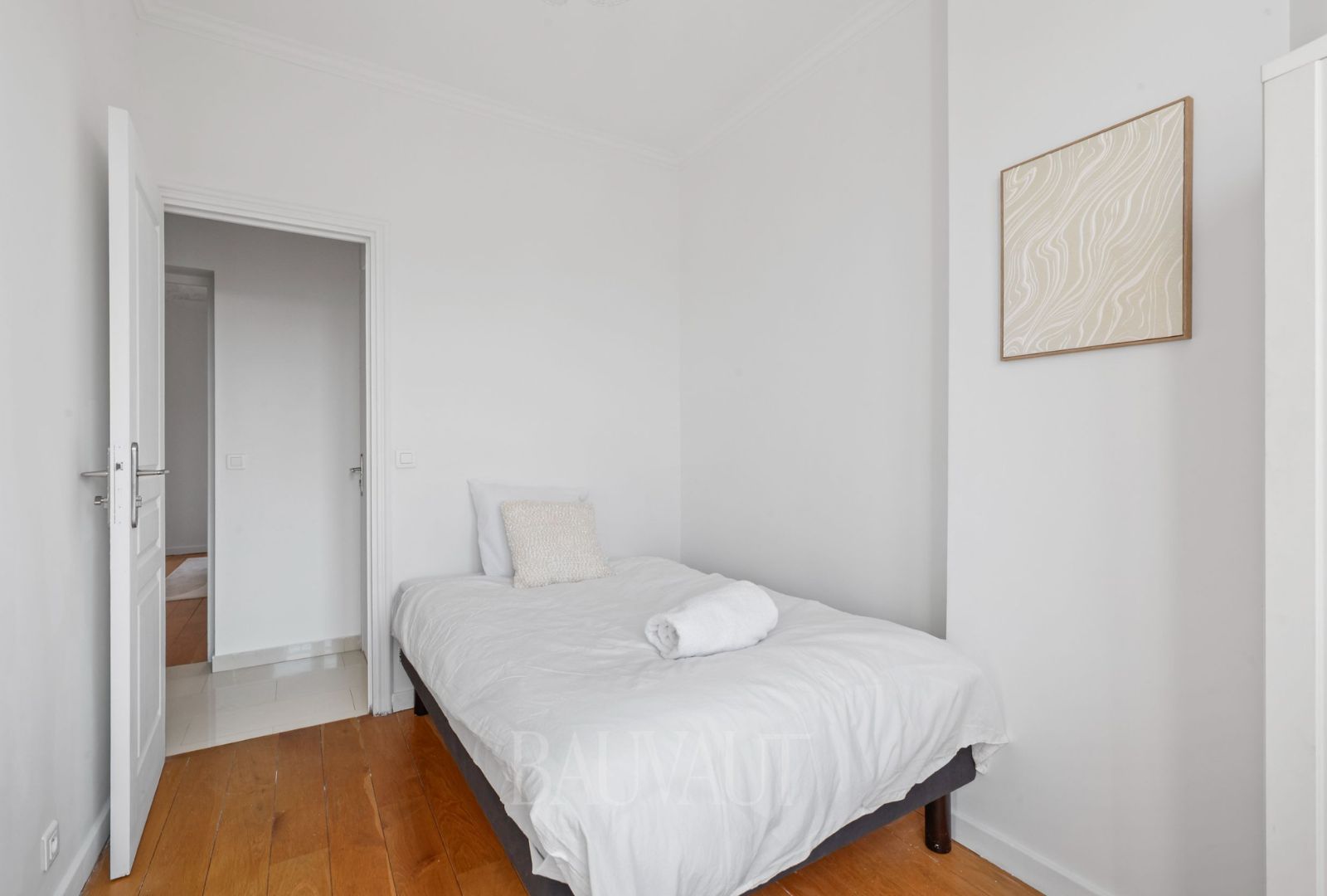  Haussmann Apartment – 3 Bedrooms · Paris 10th  -  Haussmann Apartment – 3 Bedrooms · Paris 10th  - Gallery -  3
