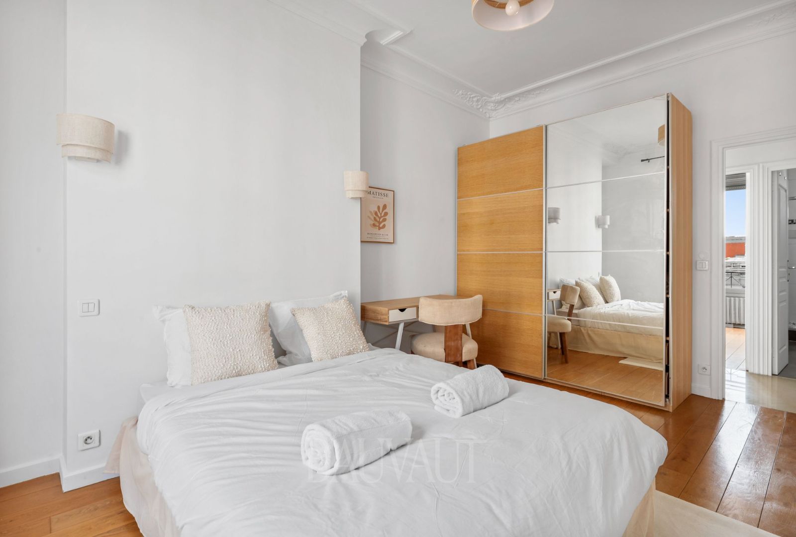  Haussmann Apartment – 3 Bedrooms · Paris 10th  -  Haussmann Apartment – 3 Bedrooms · Paris 10th  - Gallery -  5