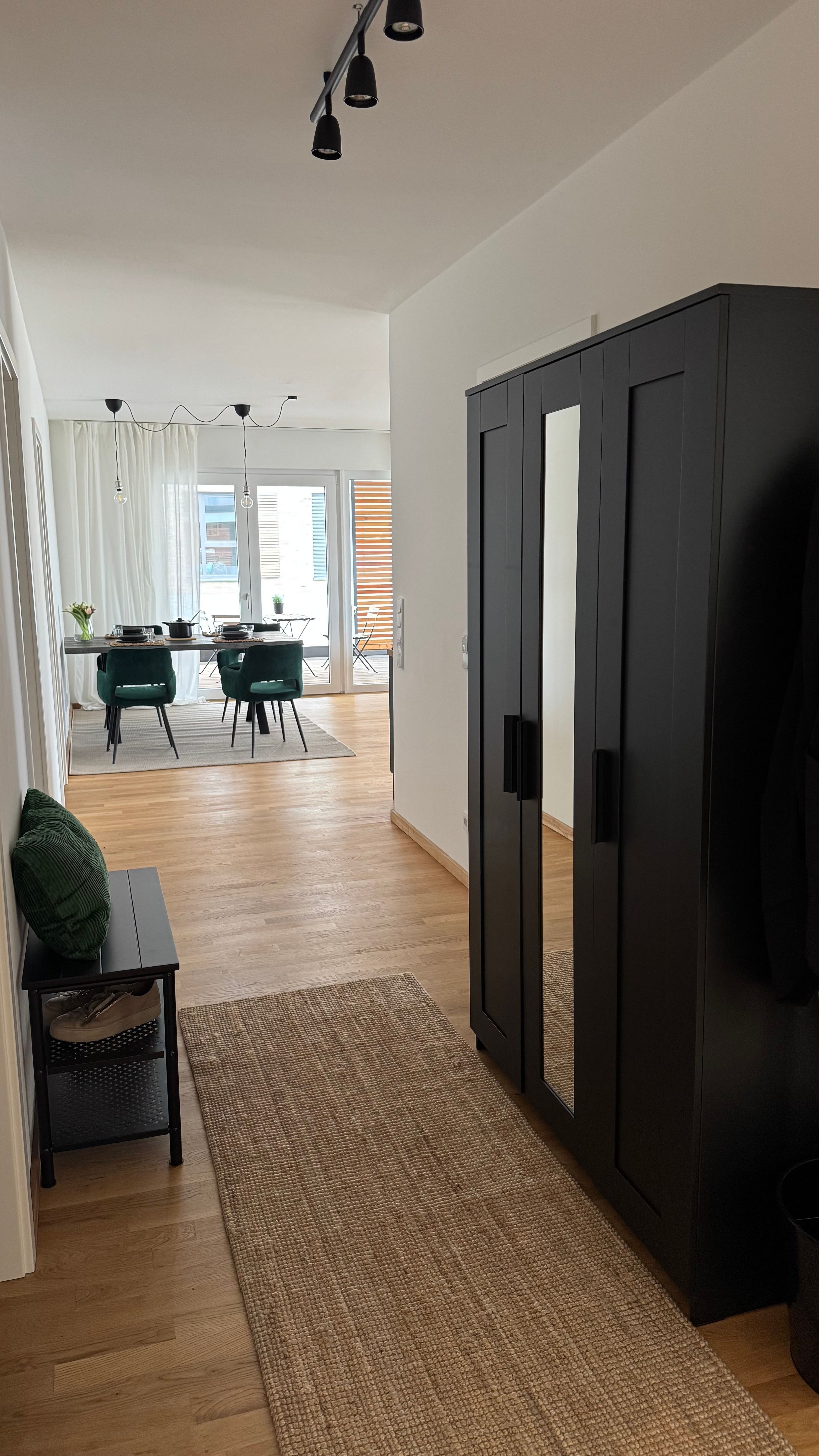 Modern & Fully Furnished 4-Room Apartment With Loggia – Central, Bright & Stylish! - Modern & Fully Furnished 4-Room Apartment with Loggia – Central, Bright & Stylish! - Gallery - 5