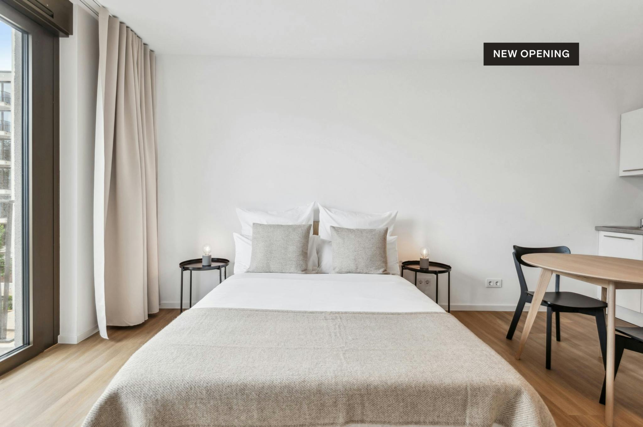  Entire Place  -  Lisa-Fittko-Straße, Berlin  - Gallery -  1