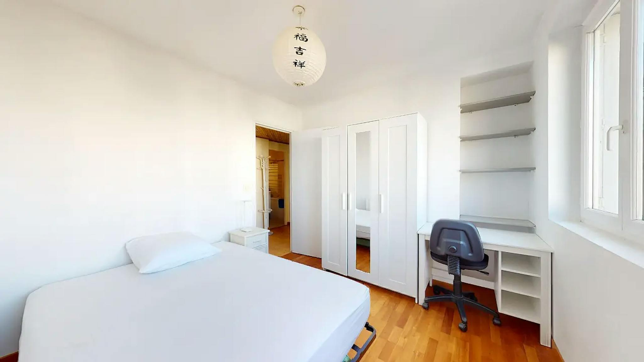 Private Room - Boulevard de Larramet, Toulouse - Gallery - 1