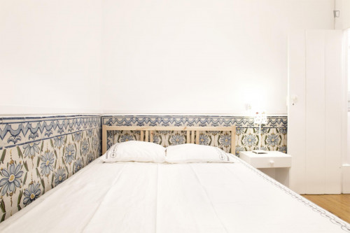 Pleasant double bedroom near Principe Real