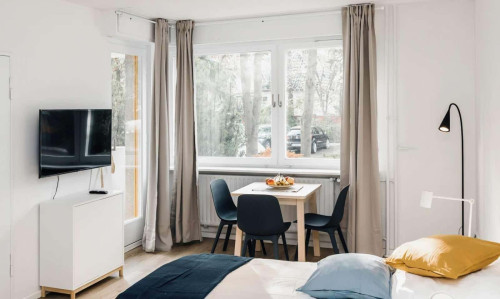 Studio for rent in Berlin, bills included