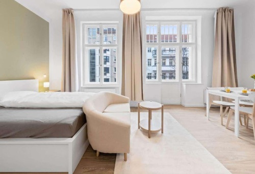 Studio for rent in Berlin, bills included