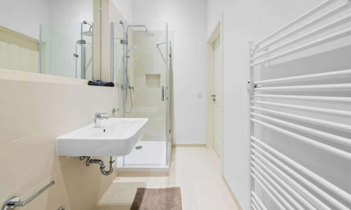 1-bedroom apartment for rent in Berlin, bills included.