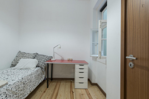 Welcoming single bedroom near the Campo Pequeno metro