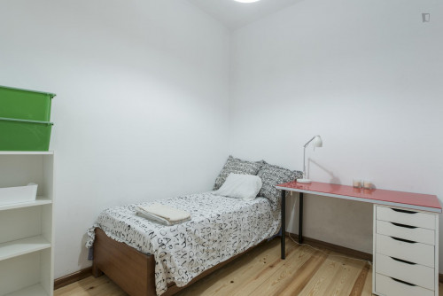 Welcoming single bedroom near the Campo Pequeno metro