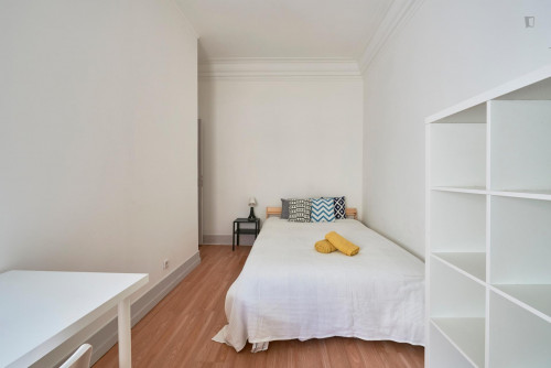 Charming bedroom in Marquês de Pombal - Gallery - 30