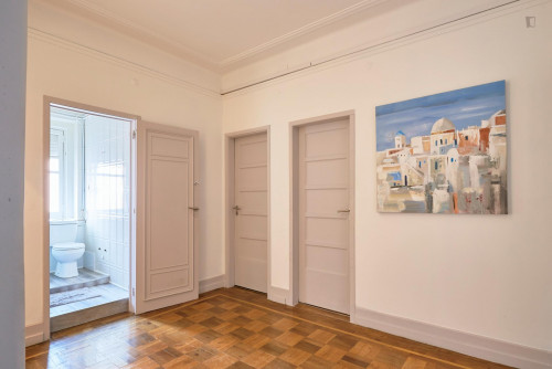 Charming bedroom in Marquês de Pombal - Gallery - 24