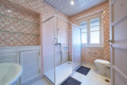 Charming bedroom in Marquês de Pombal - Gallery - 10