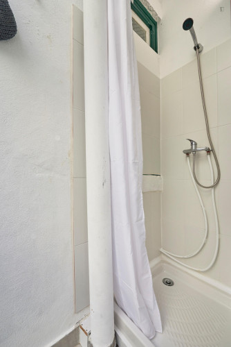 Cheerful double bedroom with balcony in Arroios - Gallery - 12
