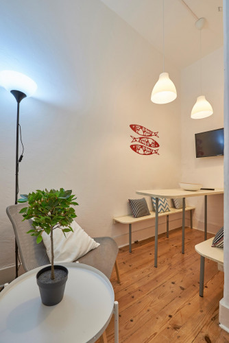 Cheerful double bedroom with balcony in Arroios - Gallery - 29