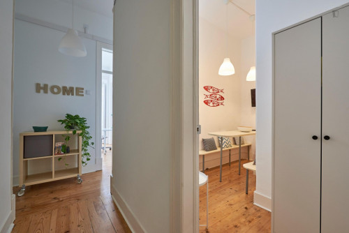 Cheerful double bedroom with balcony in Arroios - Gallery - 30