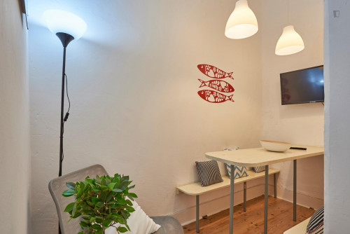 Cheerful double bedroom with balcony in Arroios - Gallery - 18