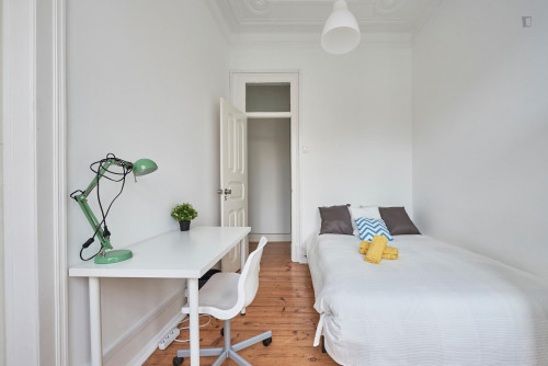 Cheerful double bedroom with balcony in Arroios - Gallery - 20
