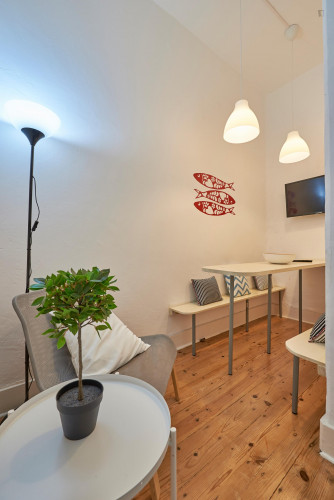 Cheerful double bedroom with balcony in Arroios - Gallery - 28