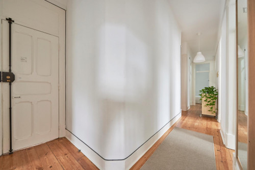 Cheerful double bedroom with balcony in Arroios - Gallery - 13