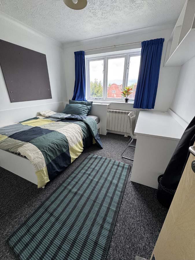 Three Bedroom Classic - 11