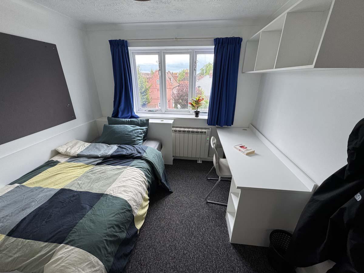 Three Bedroom Classic - 10