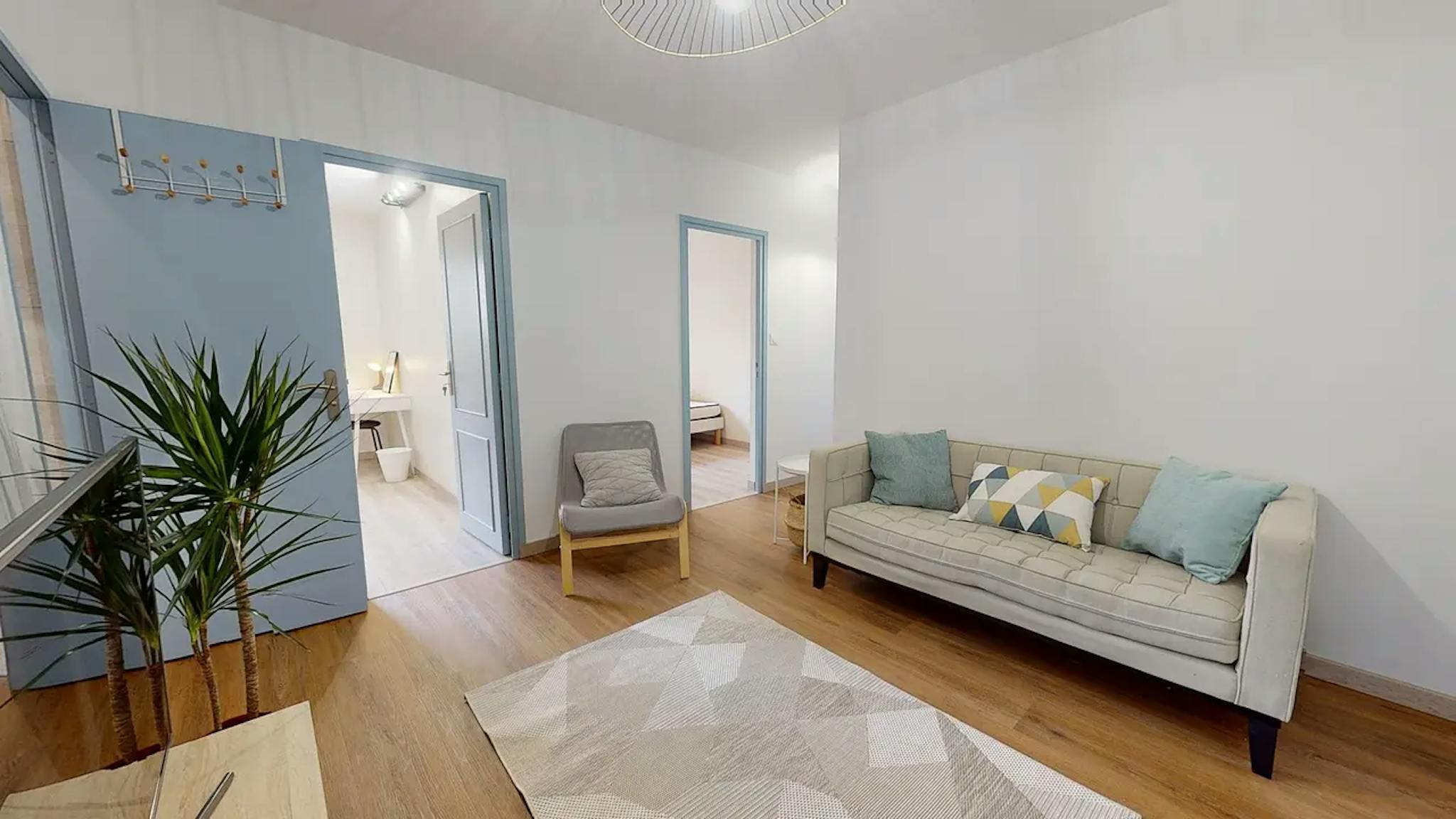  Private Room  -  Boulevard Yves Farge, Lyon  - Gallery -  1