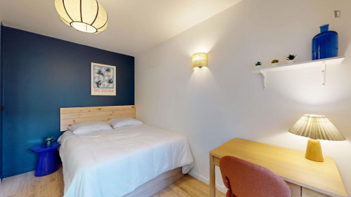 Very cool double ensuite bedroom in Épinettes