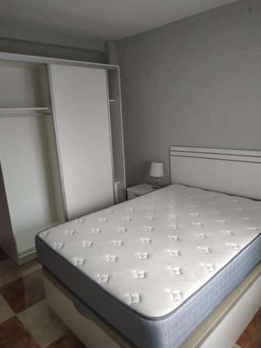 3-Bedroom apartment near Juan de la Cierva metro station