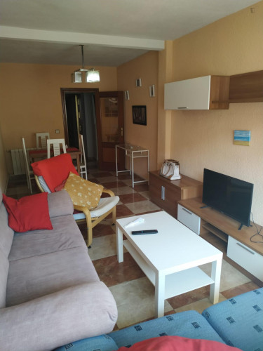 3-Bedroom apartment near Juan de la Cierva metro station