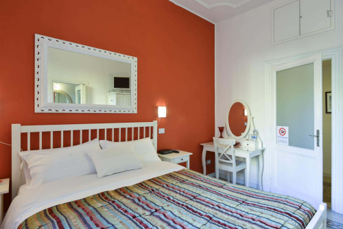 Room in Via Pompei, Roma for 55 m² with 2 bedrooms