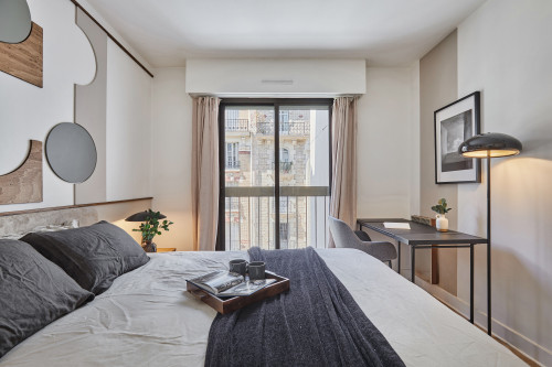 Picabia - 2-bedroom apartment with a balcony in Auteuil