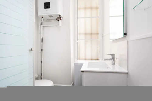 Beautiful 17m² studio located in the prestigious 9th arrondissement of Paris close to public transport!