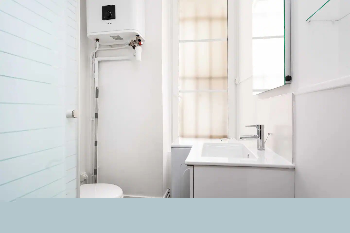  Beautiful 17m² Studio Located In The Prestigious 9th Arrondissement Of Paris Close To Public Transpo  -  Beautiful 17m² studio located in the prestigious 9th arrondissement of Paris close to public transport!  - Gallery -  11