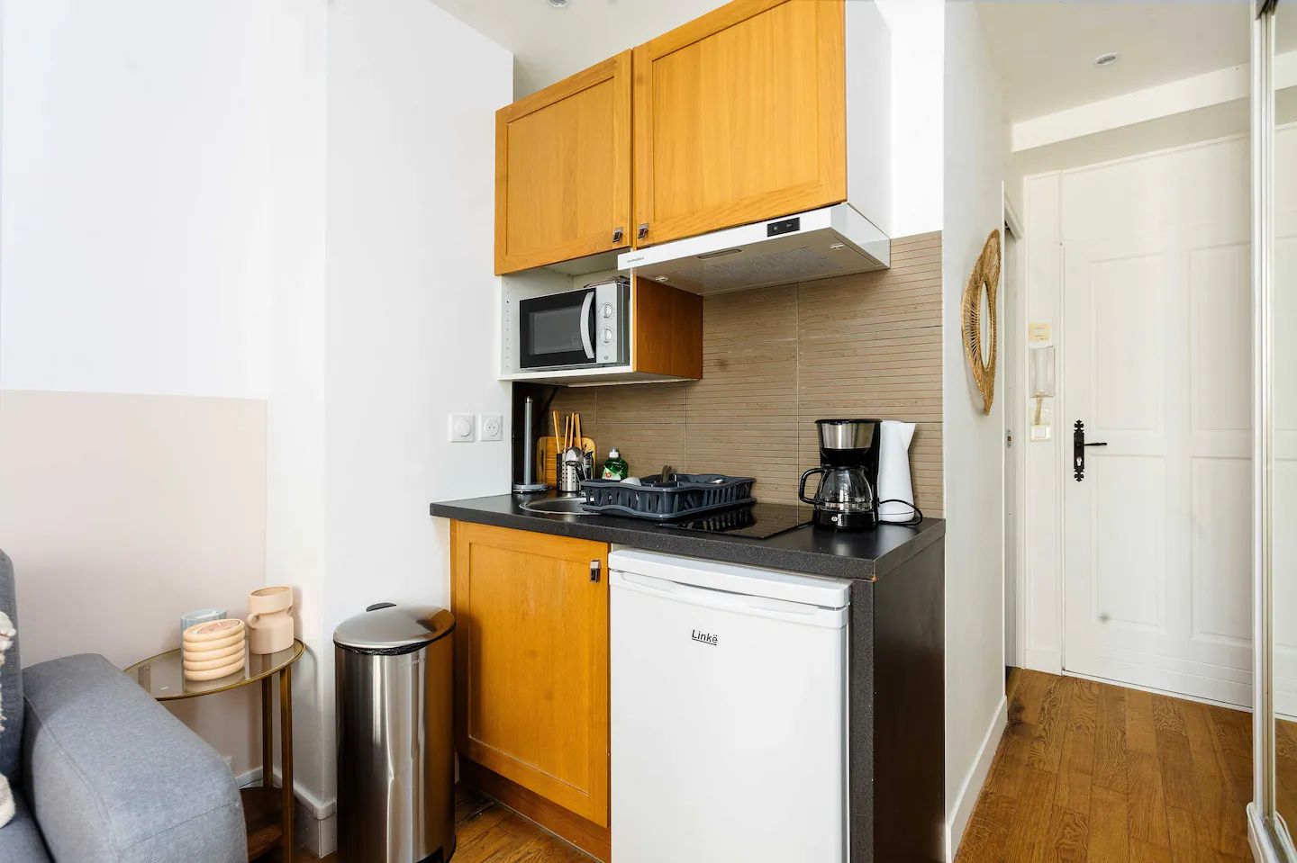  Beautiful 17m² Studio Located In The Prestigious 9th Arrondissement Of Paris Close To Public Transpo  -  Beautiful 17m² studio located in the prestigious 9th arrondissement of Paris close to public transport!  - Gallery -  2
