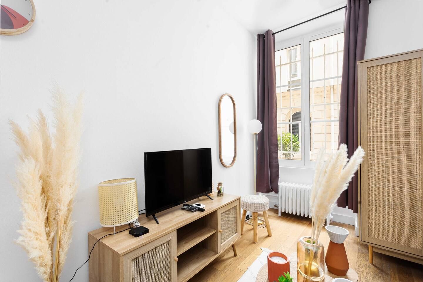  Beautiful 17m² Studio Located In The Prestigious 9th Arrondissement Of Paris Close To Public Transpo  -  Beautiful 17m² studio located in the prestigious 9th arrondissement of Paris close to public transport!  - Gallery -  8